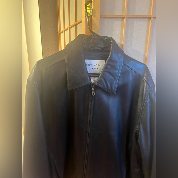 Worthington Leather Jacket. Zips with ease. Size large. Excellent new condition. - Picture 5 of 14